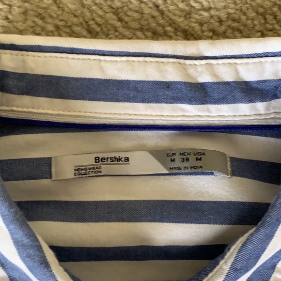 Bershka Button Down Shirt - Picture 2 of 7